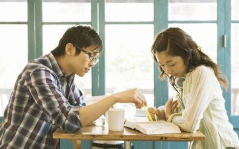 “普信男”“普信女”是什么意思